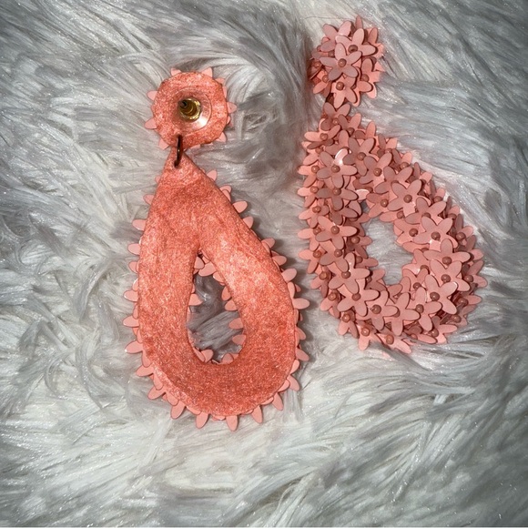 CC Chic sequin earrings - Picture 3 of 3